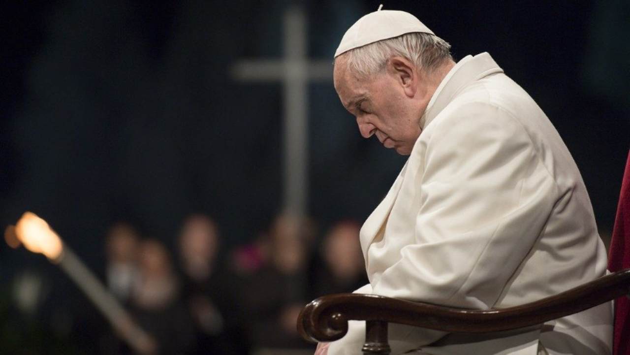 Abusi sui minori: la Chiesa esce allo scoperto, Papa Francesco denuncia e dice basta alla politica del nascondere